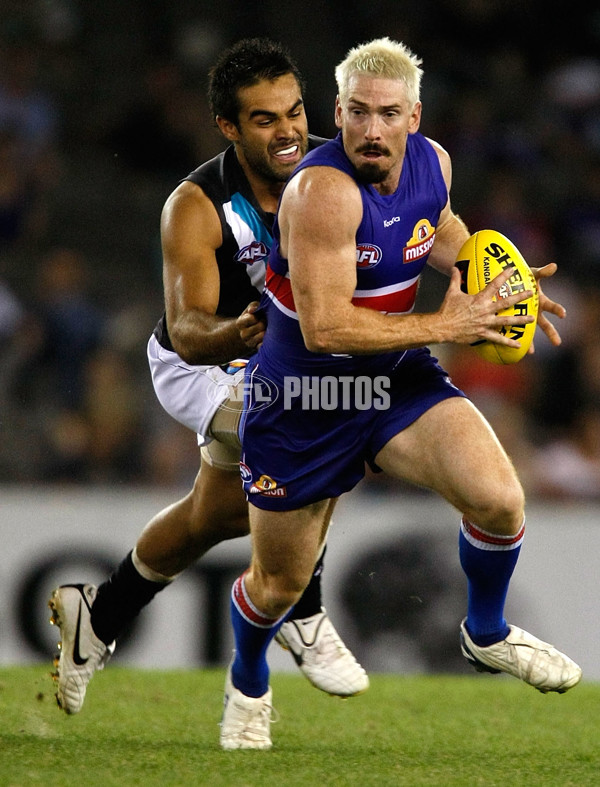 AFL 2010 NAB Cup Rd 03 - Western Bulldogs v Port Adelaide - 199696