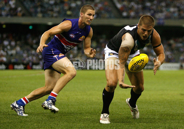 AFL 2010 NAB Cup Rd 03 - Western Bulldogs v Port Adelaide - 199721