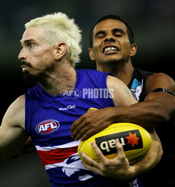 AFL 2010 NAB Cup Rd 03 - Western Bulldogs v Port Adelaide - 199756