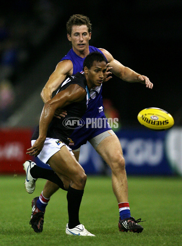 AFL 2010 NAB Cup Rd 03 - Western Bulldogs v Port Adelaide - 199746