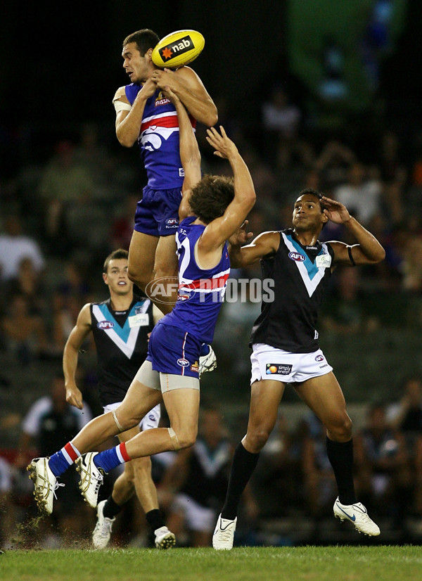 AFL 2010 NAB Cup Rd 03 - Western Bulldogs v Port Adelaide - 199735