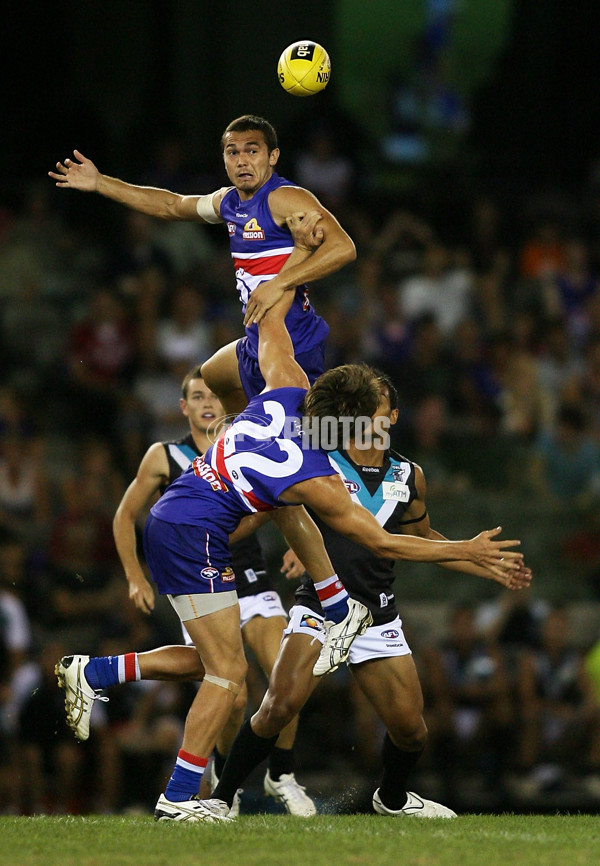 AFL 2010 NAB Cup Rd 03 - Western Bulldogs v Port Adelaide - 199743