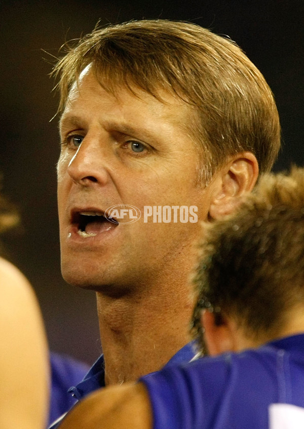 AFL 2010 NAB Cup Rd 03 - Western Bulldogs v Port Adelaide - 199738