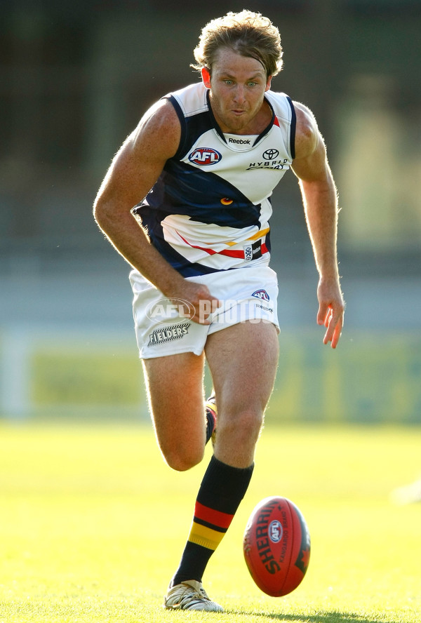 AFL 2010 NAB Challenge - Carlton v Adelaide - 200170