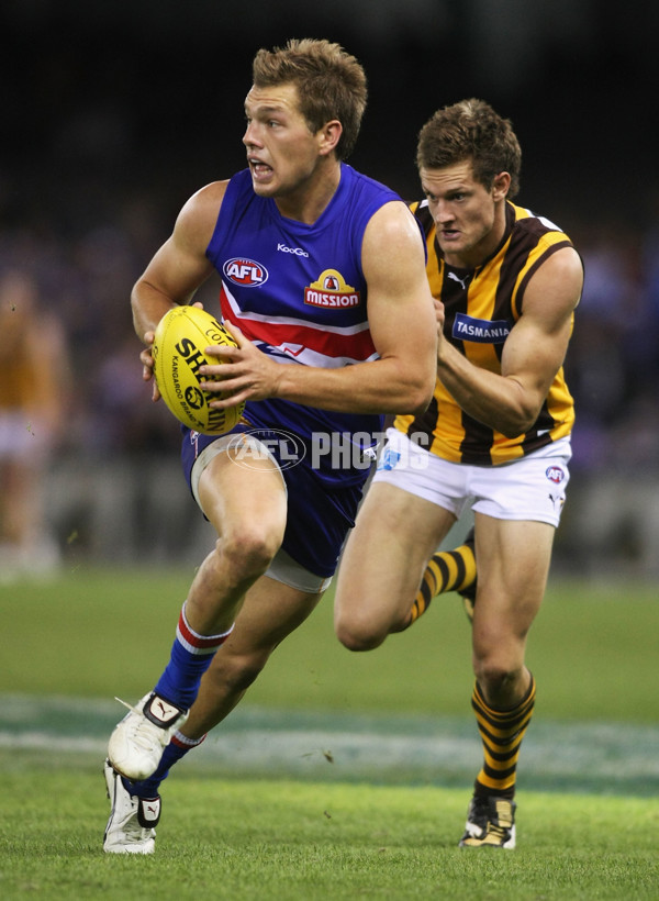 AFL 2010 Rd 03 - Western Bulldogs v Hawthorn - 203160