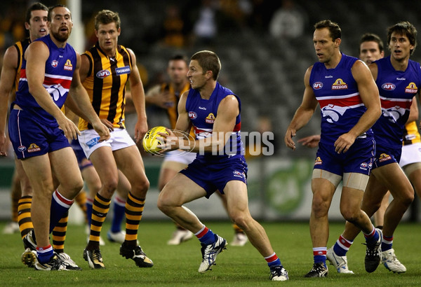 AFL 2010 Rd 03 - Western Bulldogs v Hawthorn - 203260