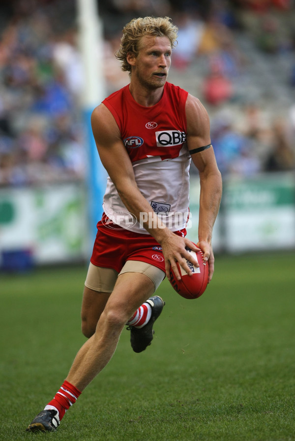 AFL 2010 Rd 04 - North Melbourne v Sydney - 203607