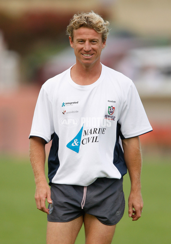 AFL 2010 Training - Fremantle 210410 - 204118