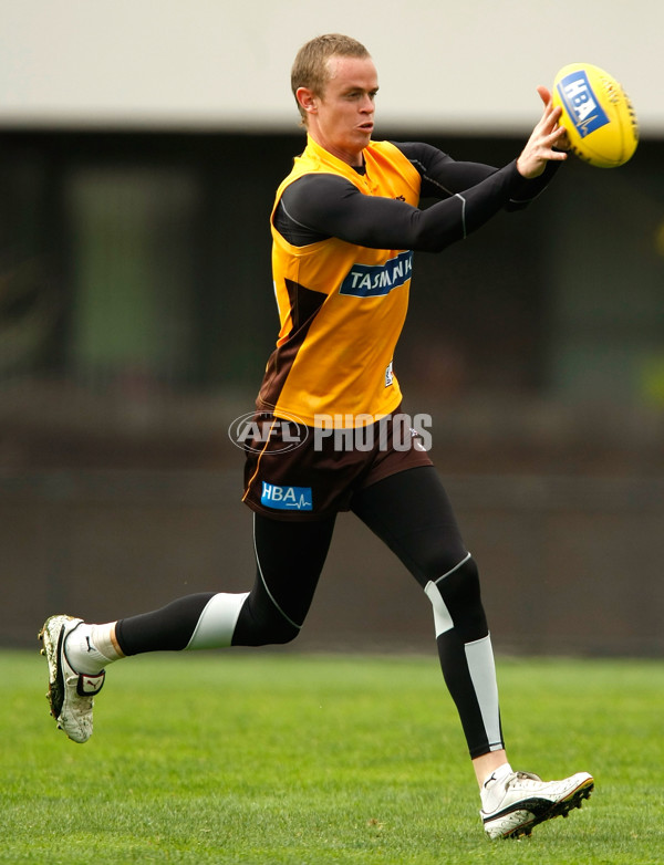 AFL 2010 Training - Hawthorn 300410 - 205111