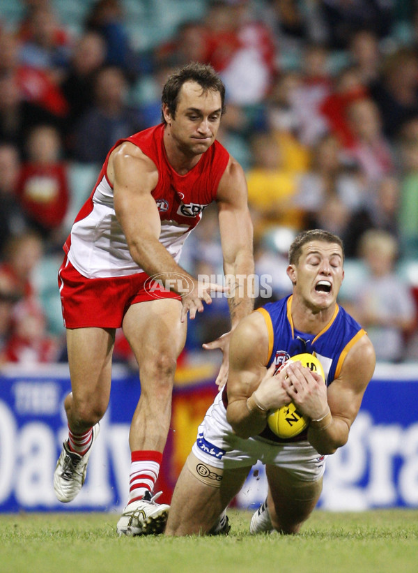 AFL 2010 Rd 06 - Sydney v Brisbane - 205583