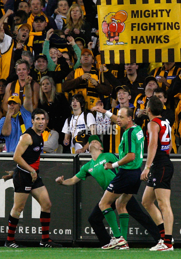 AFL 2010 Rd 06 - Essendon v Hawthorn - 205651