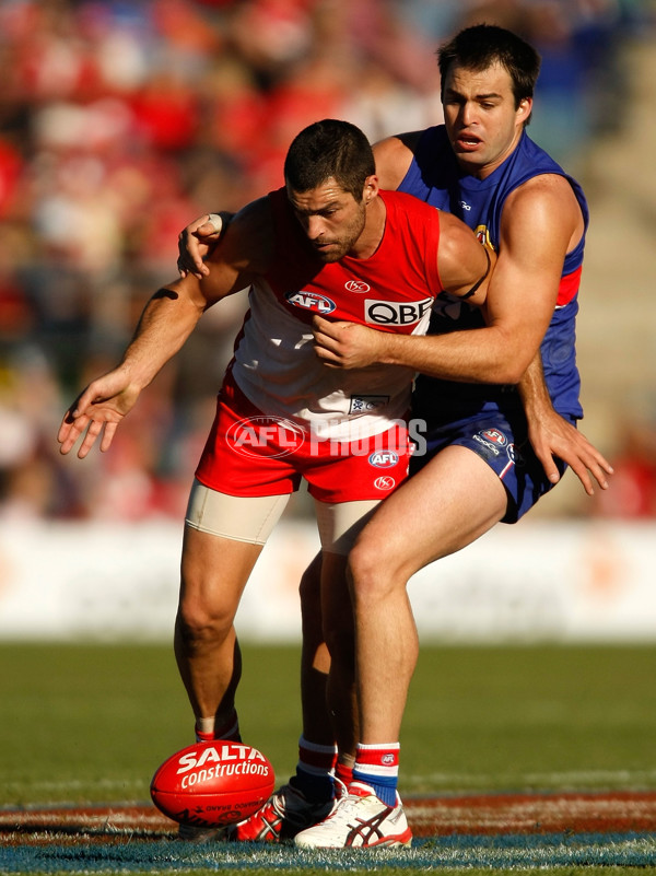 AFL 2010 Rd 08 - Western Bulldogs v Sydney - 207364