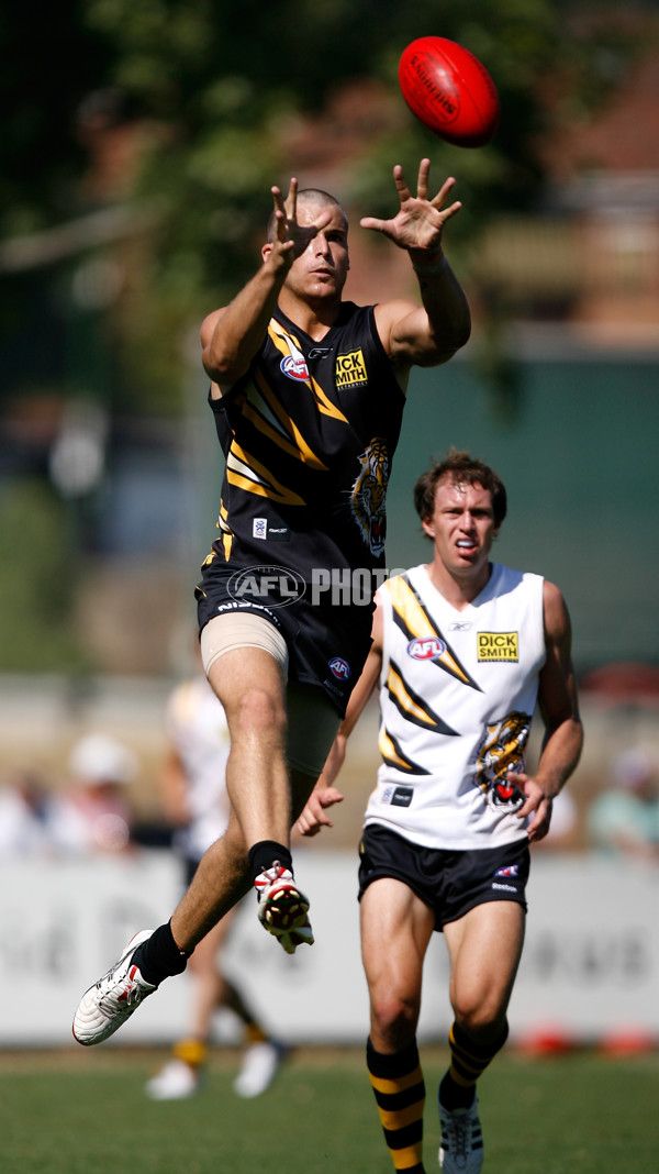AFL 2009 Media - Richmond Intra Club Match 050209 - 173856