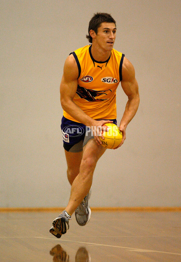 AFL 2009 Media - West Coast Eagles Training Session 280509 - 182909