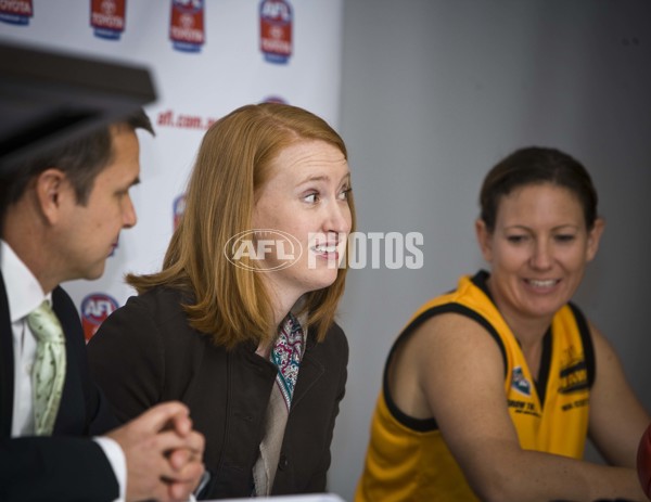 AFL 2009 Media - AFL Womens Championship 020609 - 183434