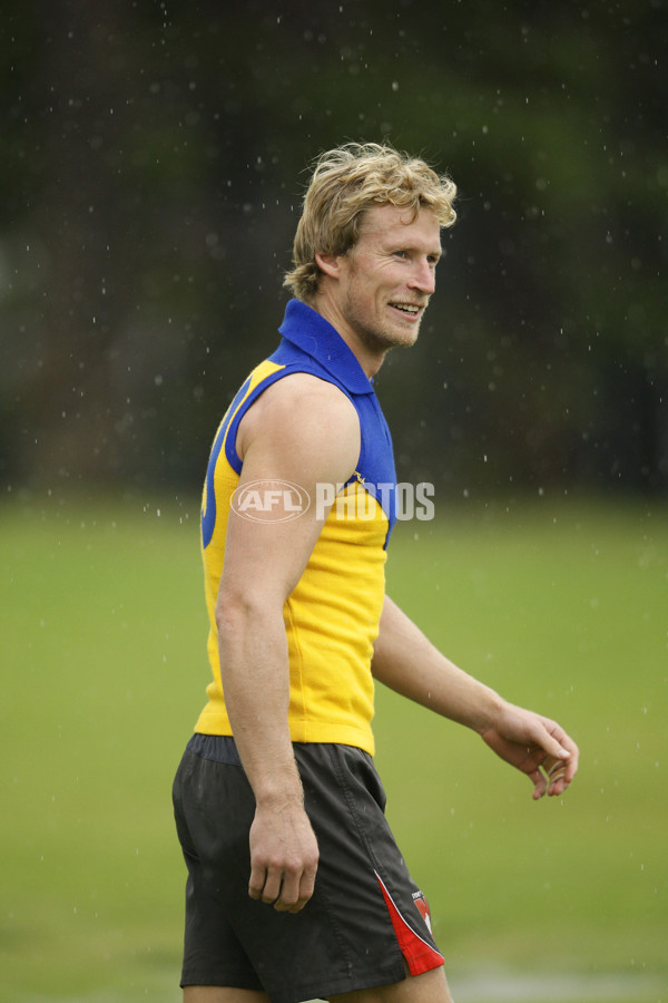 AFL 2010 Training - Sydney 260510 - 208599