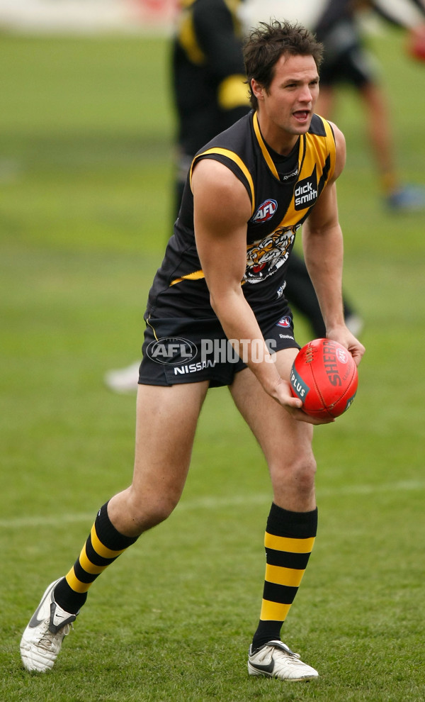 AFL 2010 Training - Richmond 290610 - 211520