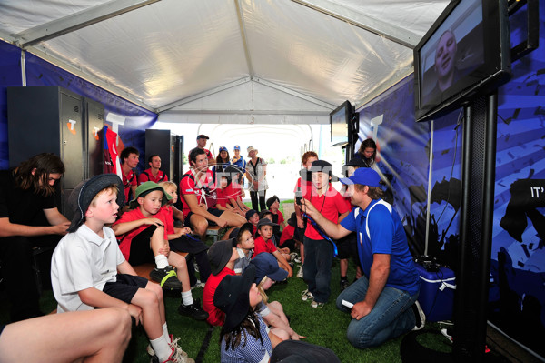 AFL 2011 Media - Melbourne Community Camp 140211 - 222794