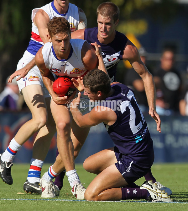 AFL 2011 NAB Challenge - Fremantle v Western Bulldogs - 224402