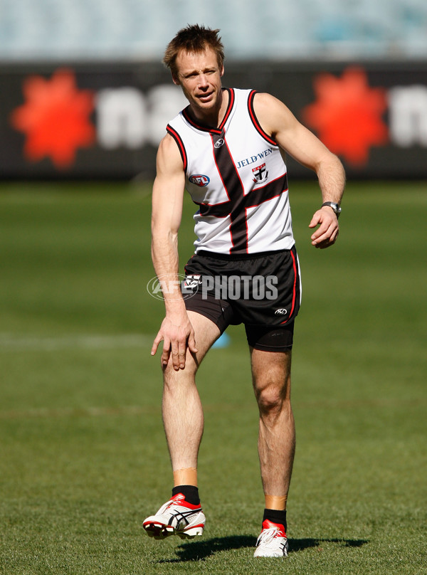 AFL 2009 Media - St Kilda Training Session 160909 - 194303