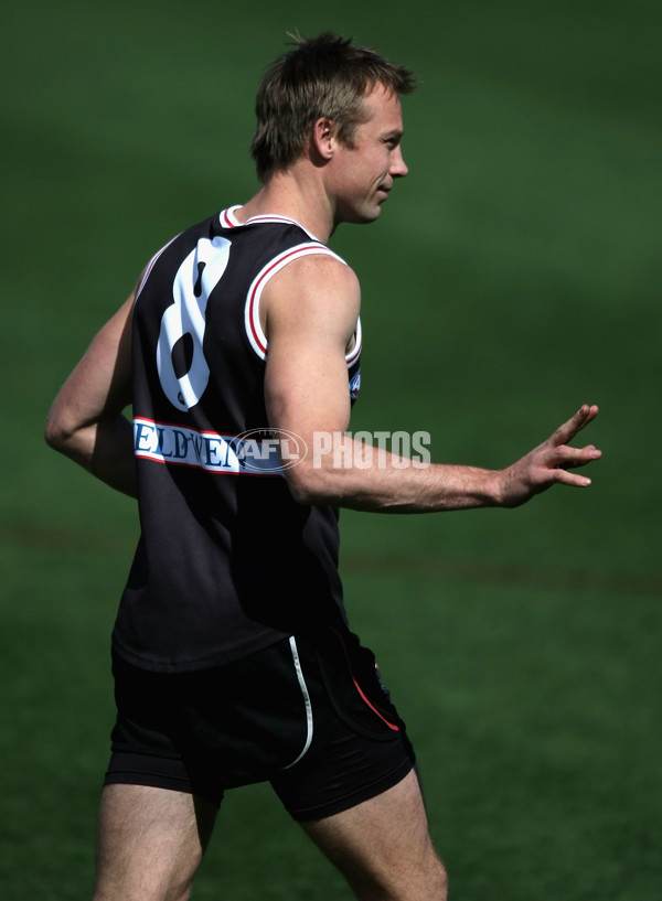 AFL 2009 Media - St Kilda Training 220909 - 194813