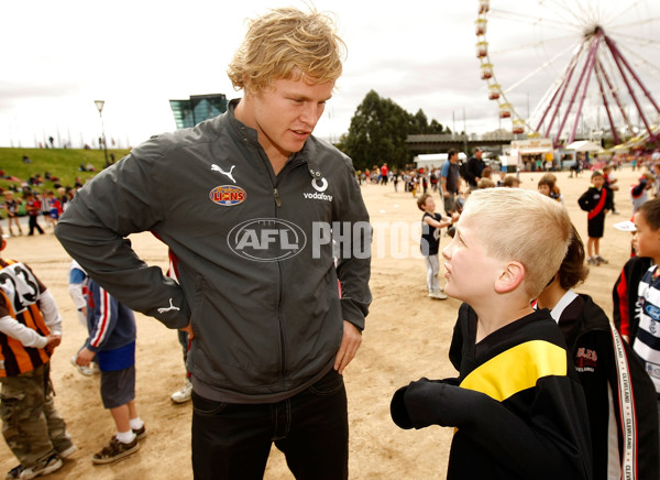 AFL 2009 Media - Live Site Day 2 220909 - 194838