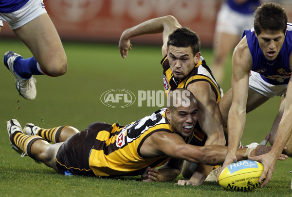 AFL 2010 Rd 14 - Hawthorn v Western Bulldogs - 211821