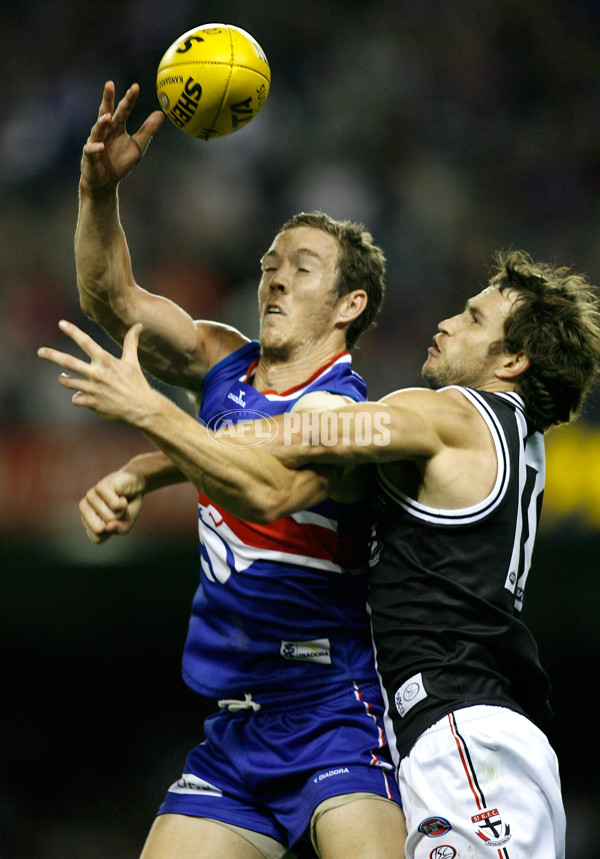 AFL 2008 Rd 03 - Western Bulldogs v St Kilda - 129053