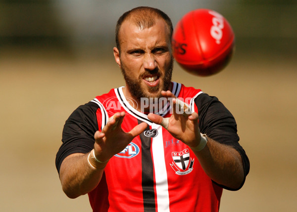 AFL 2008 Media - St Kilda Training 080408 - A-34982269