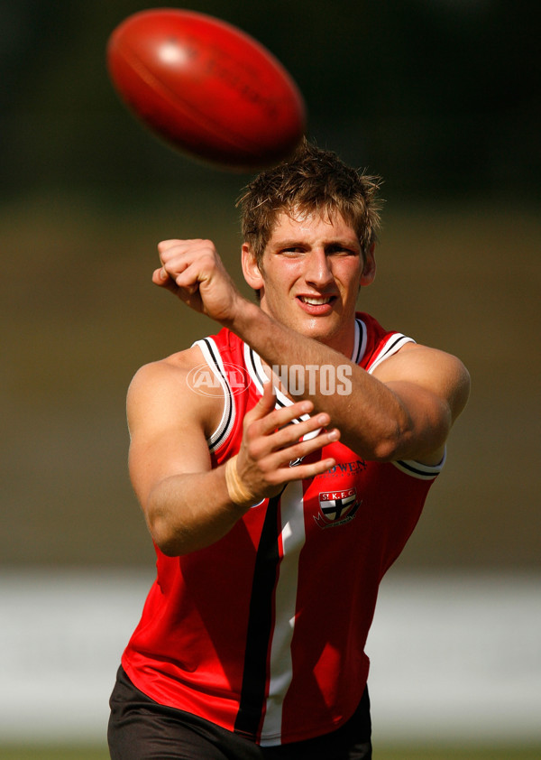 AFL 2008 Media - St Kilda Training 080408 - 129631