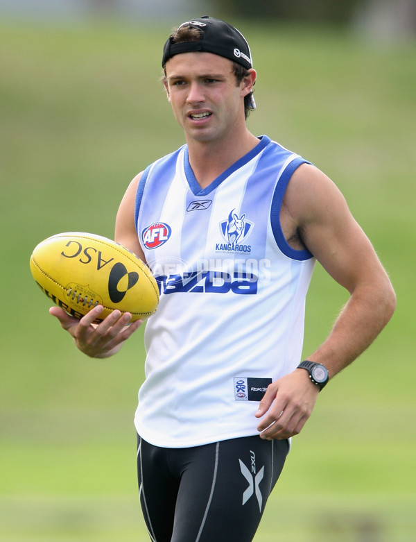 AFL 2008 Media - North Melbourne Training 150408 - 130714