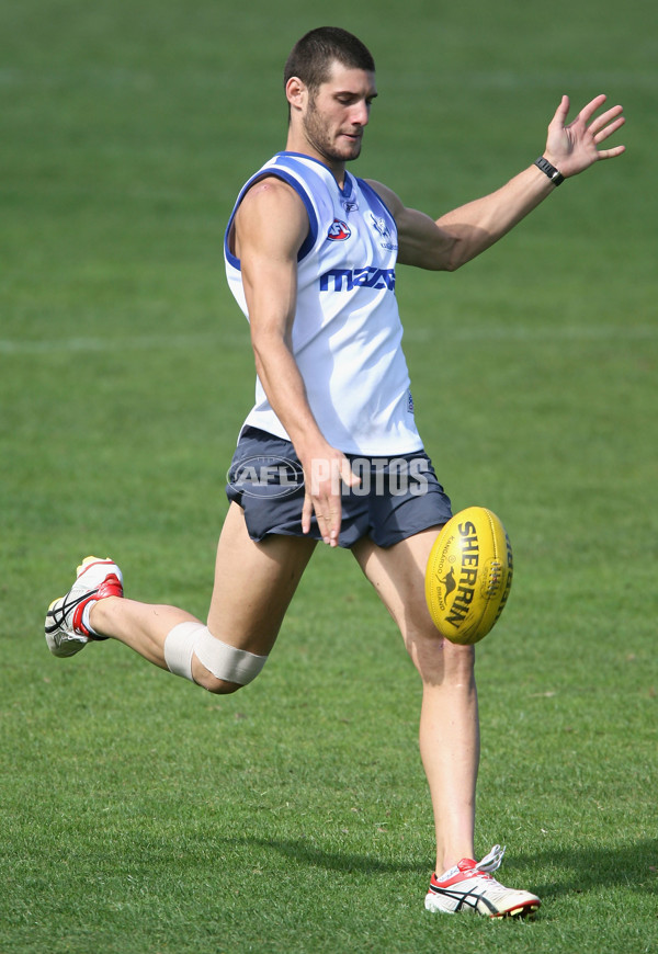 AFL 2008 Media - North Melbourne Training 150408 - 130707