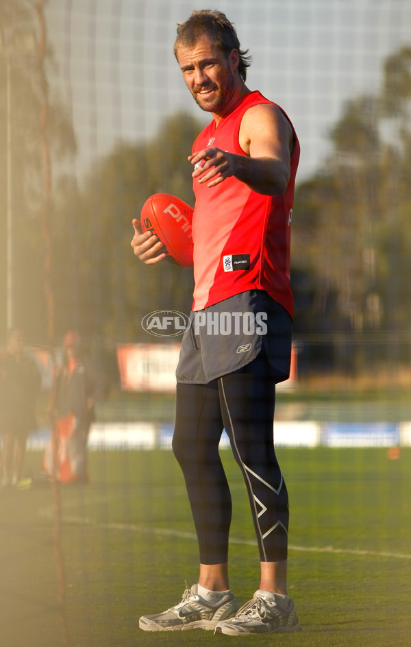 AFL 2008 Media - Melbourne Training 220408 - 137052