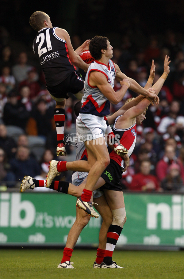 AFL 2008 Rd 10 - St Kilda v Melbourne - 146322