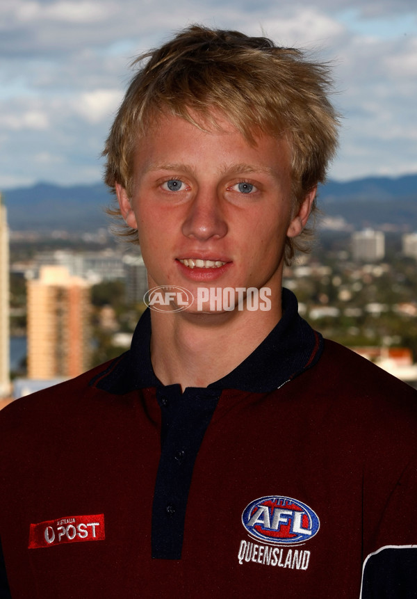 AFL Media 2008 - GC 17 Player Signing 290708 - 156189