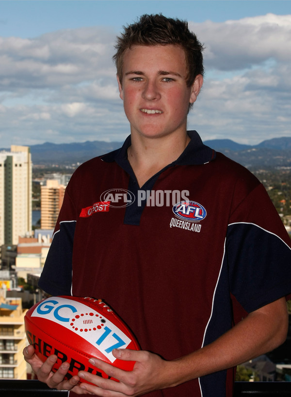 AFL Media 2008 - GC 17 Player Signing 290708 - 156188