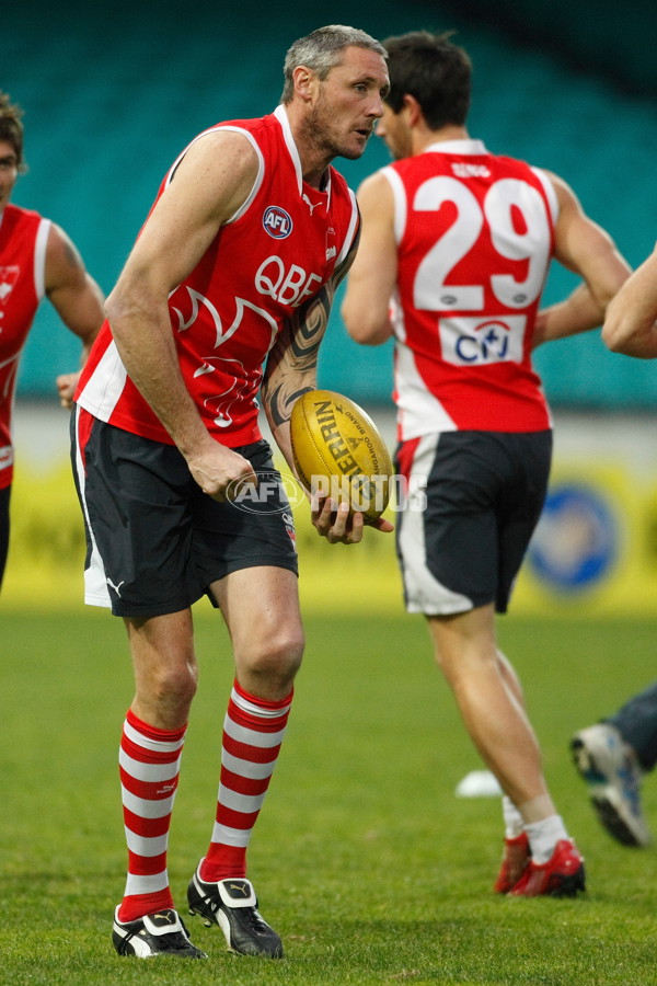 AFL 2008 Media - Sydney Training 210808 - 157915