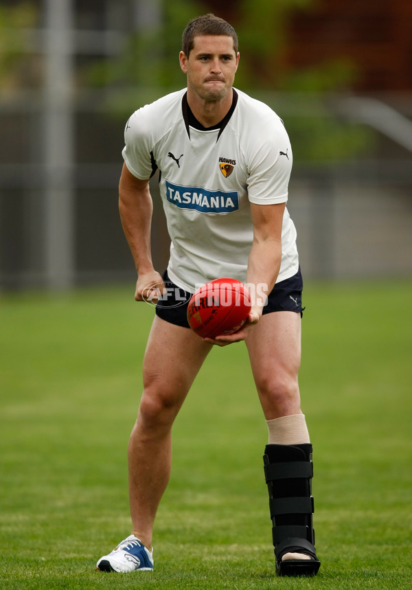 AFL 2008 Media - Hawthorn Training 191108 - 162617