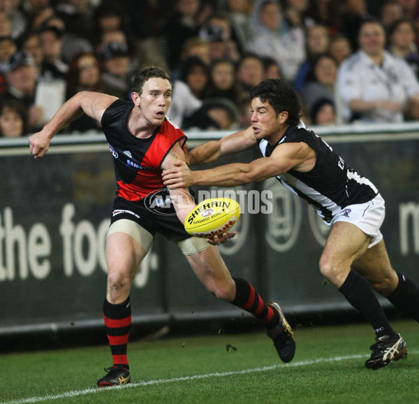 AFL 2010 Rd 20 - Essendon v Collingwood - 215147