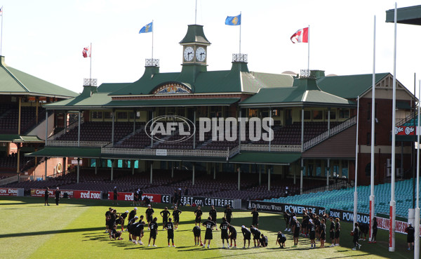AFL 2010 Media - AFL Qantas Kickstart Camp 190810 - 215660