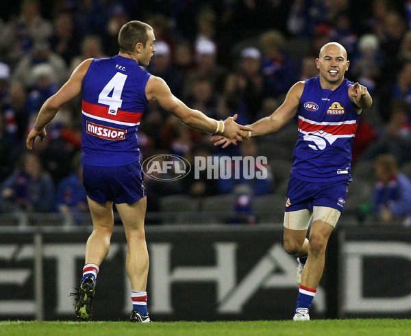 AFL 2010 Rd 22 - Western Bulldogs v Essendon - 216546