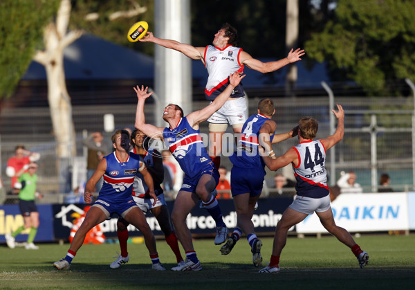 AFL 2008 NAB Challenge - Melbourne v Western Bulldogs - 67104