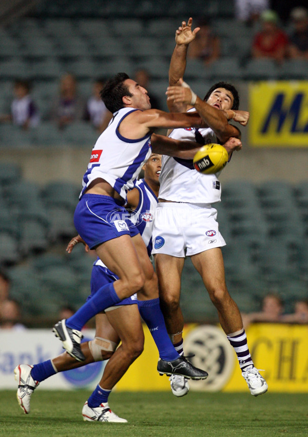AFL 2008 NAB Challenge - Fremantle v North Melbourne - 67239