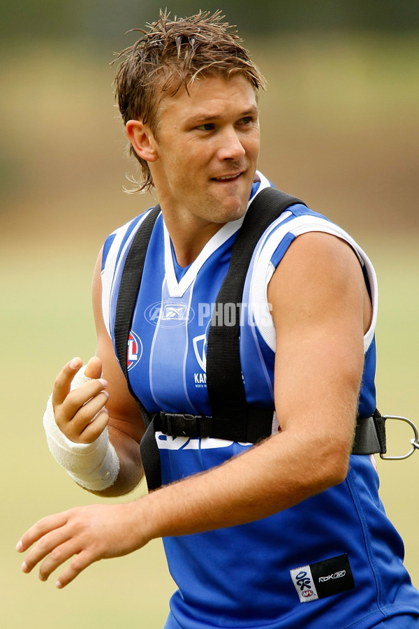 AFL 2008 Media - North Melbourne Training 070308 - 67401