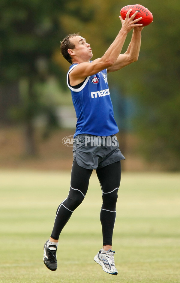 AFL 2008 Media - North Melbourne Training 070308 - 67404