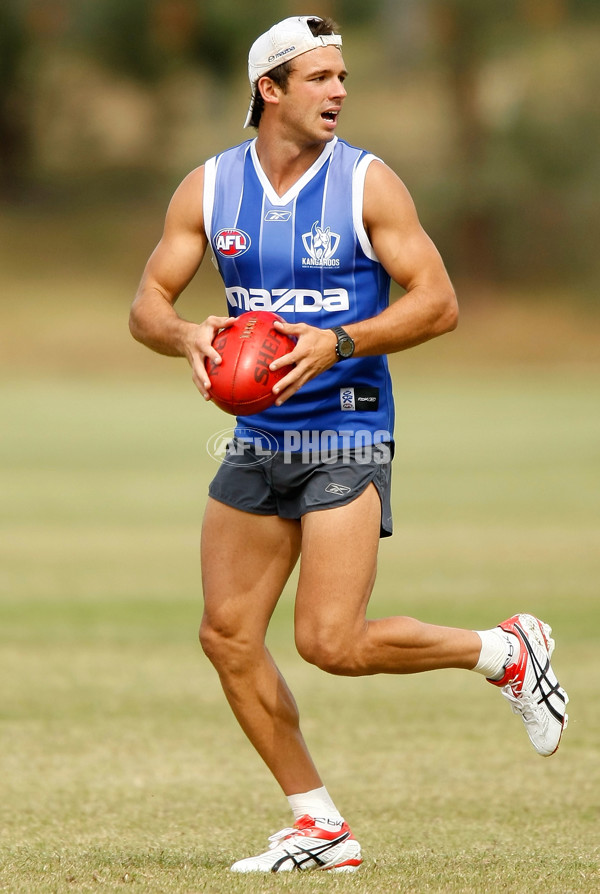 AFL 2008 Media - North Melbourne Training 070308 - 67411