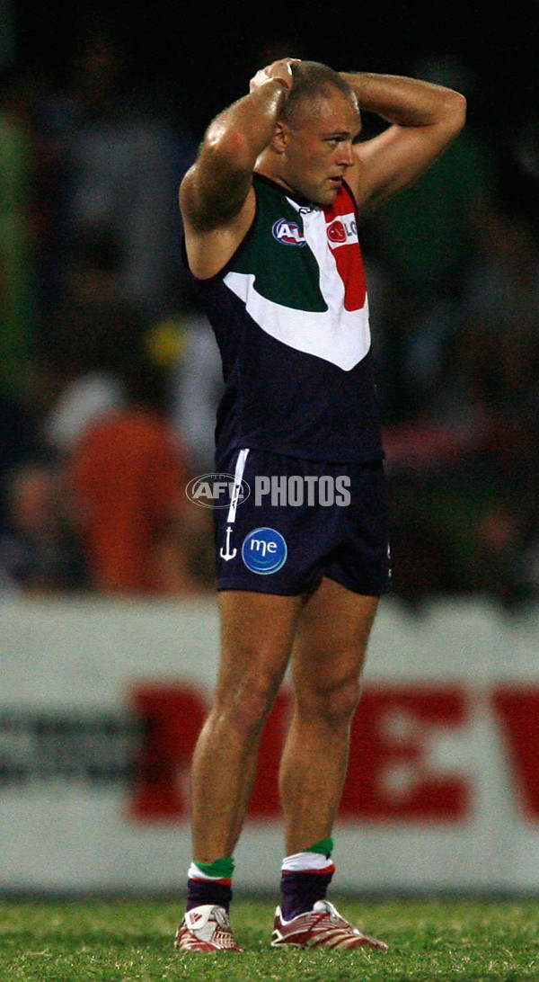 AFL Round 12 - Western Bulldogs v Fremantle - 9273