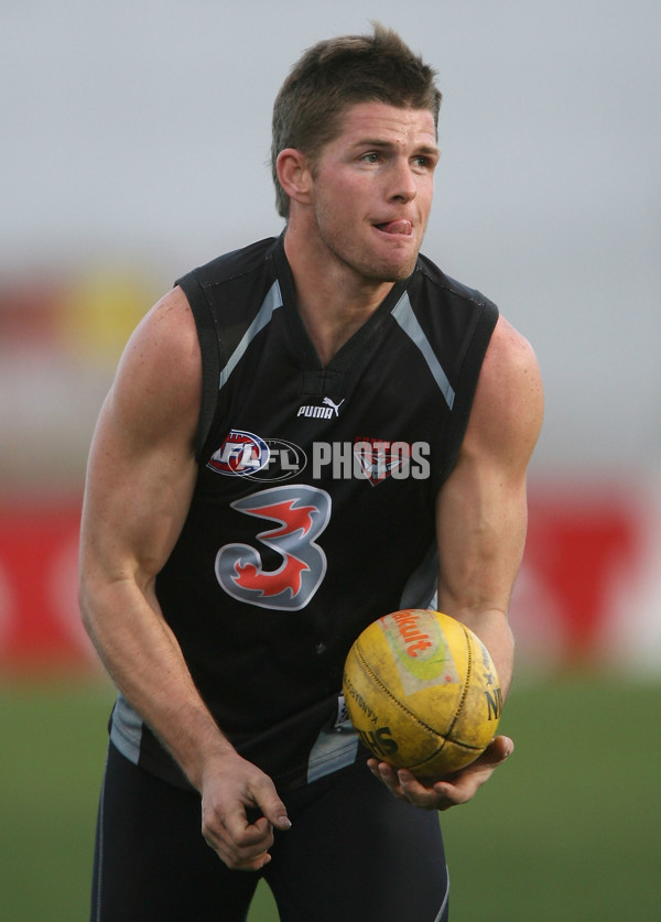 AFL Media - Essendon Training 040707 (LC) - 10128