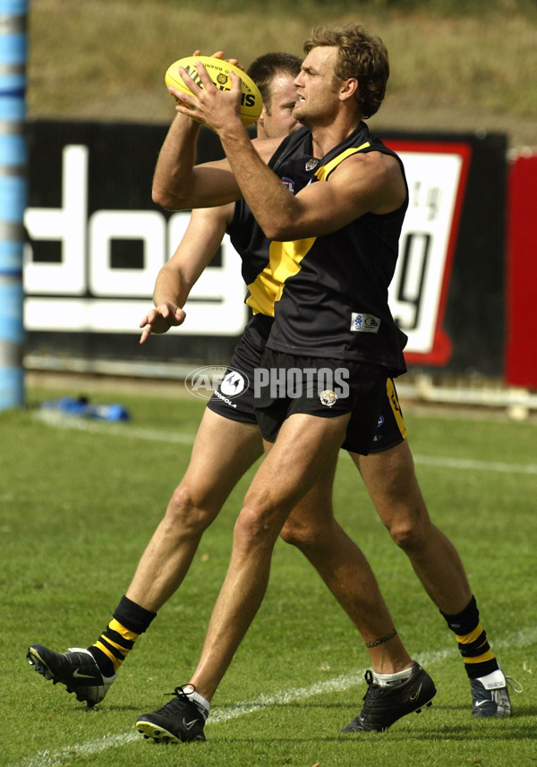 AFL 2004 Media - Richmond Training 250304 - 114104