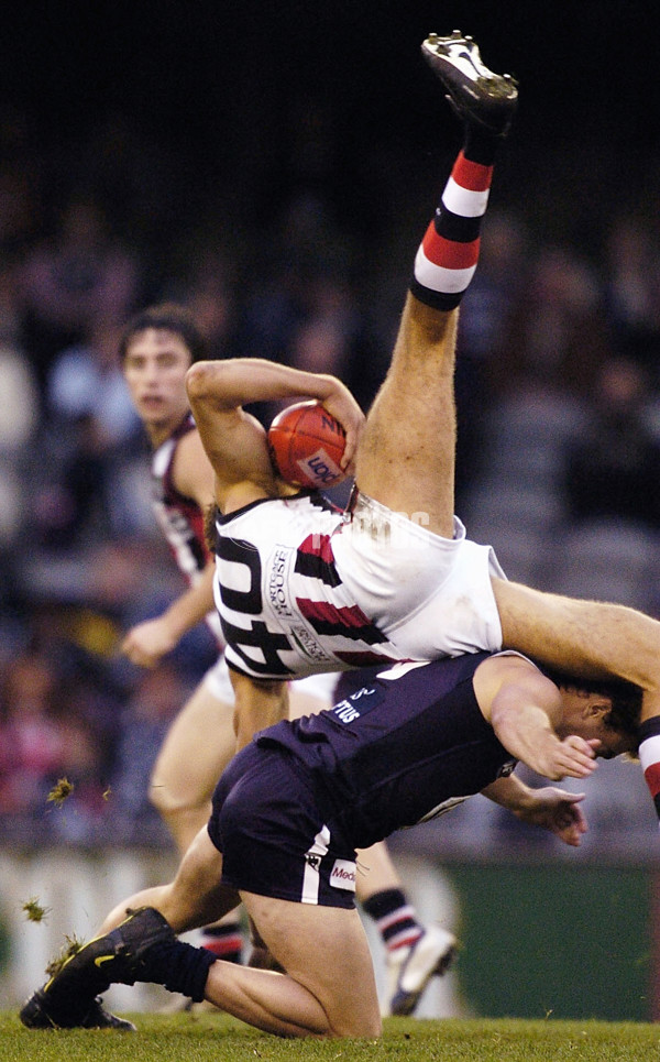 AFL 2004 Rd 10 - Carlton v St Kilda - A-35694845